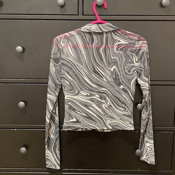 🤍2/$20🤍Garage Sheer button up long sleeve - Picture 5 of 5